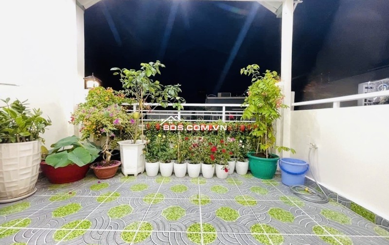 Hiếm Nhà Đẹp HXH 4m, 20m ra MT Nguyễn Hồng Đào P.14 Tân Bình, DTSD 100m2, 5tầng. Chỉ 5.2tỷ TL .